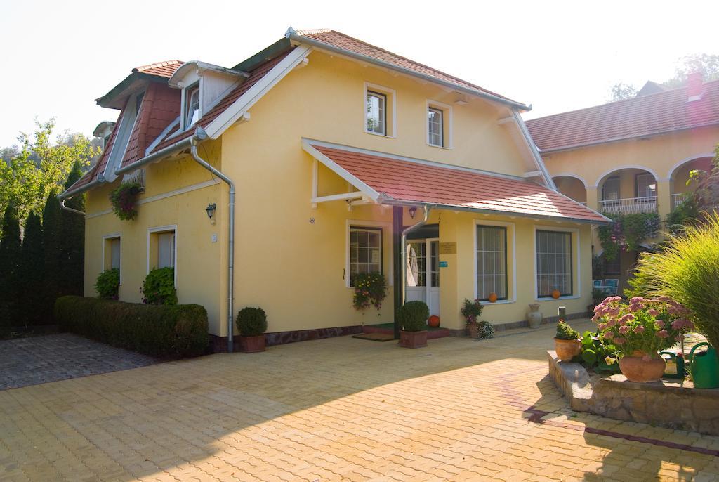 Harsfa Szallo Tamási Exterior foto